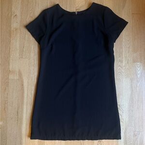 Lulu’s Classic Black Short-Sleeve Shift Dress